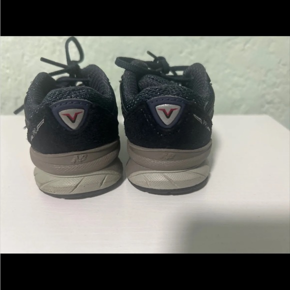 NEW BALANCE 990 V3 Navy SIZE 4 KIDS / Infants - Picture 4 of 7